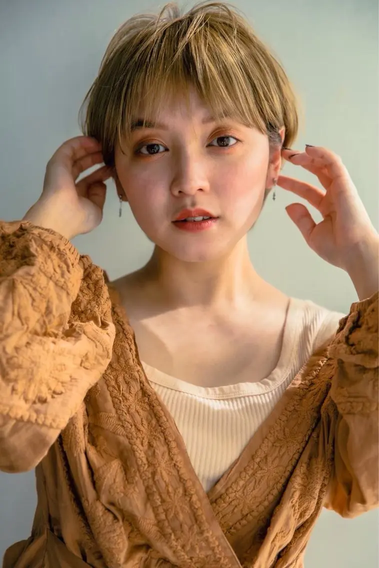 リタッチブリーチWカラー + 5stepトリートメント👧🏼🩵の写真