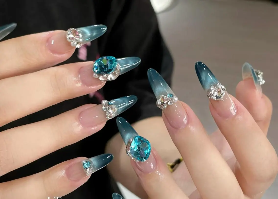ネイル ハンドネイル エリ🫧 nail池袋東口のネイルデザイン