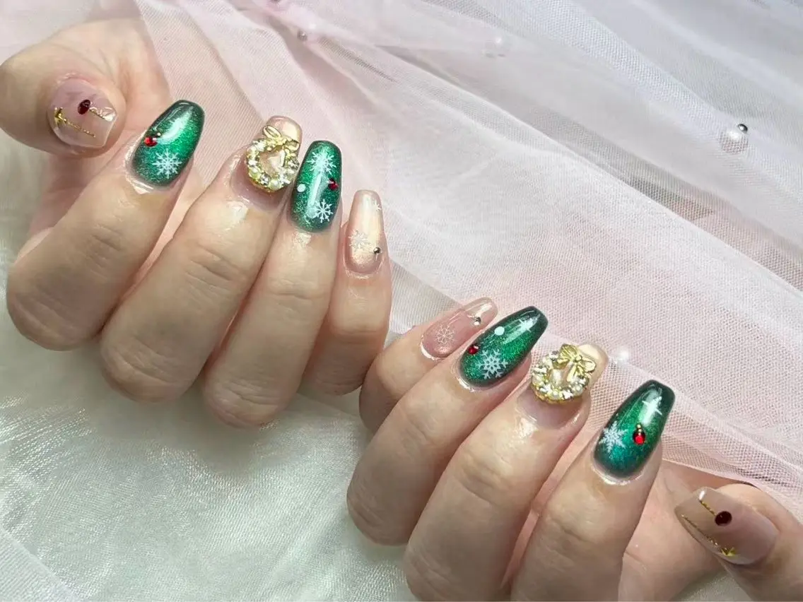 メンズ ネイル メンズ韓国風 アートネイル フレンチネイル ジェルネイル キラキラネイル Bloom スカルプ専門店のネイルデザイン