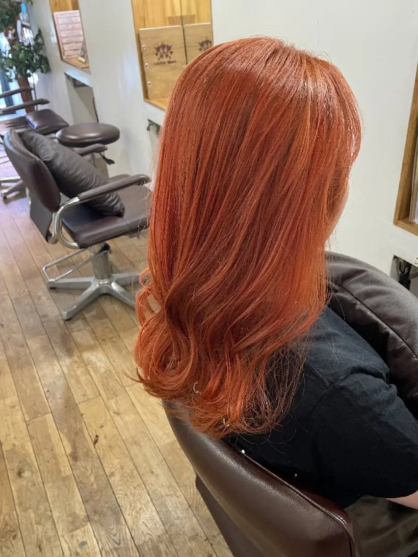 カラー セミロング ダブルカラー オレンジ 町田 佳奈江のヘアスタイル
