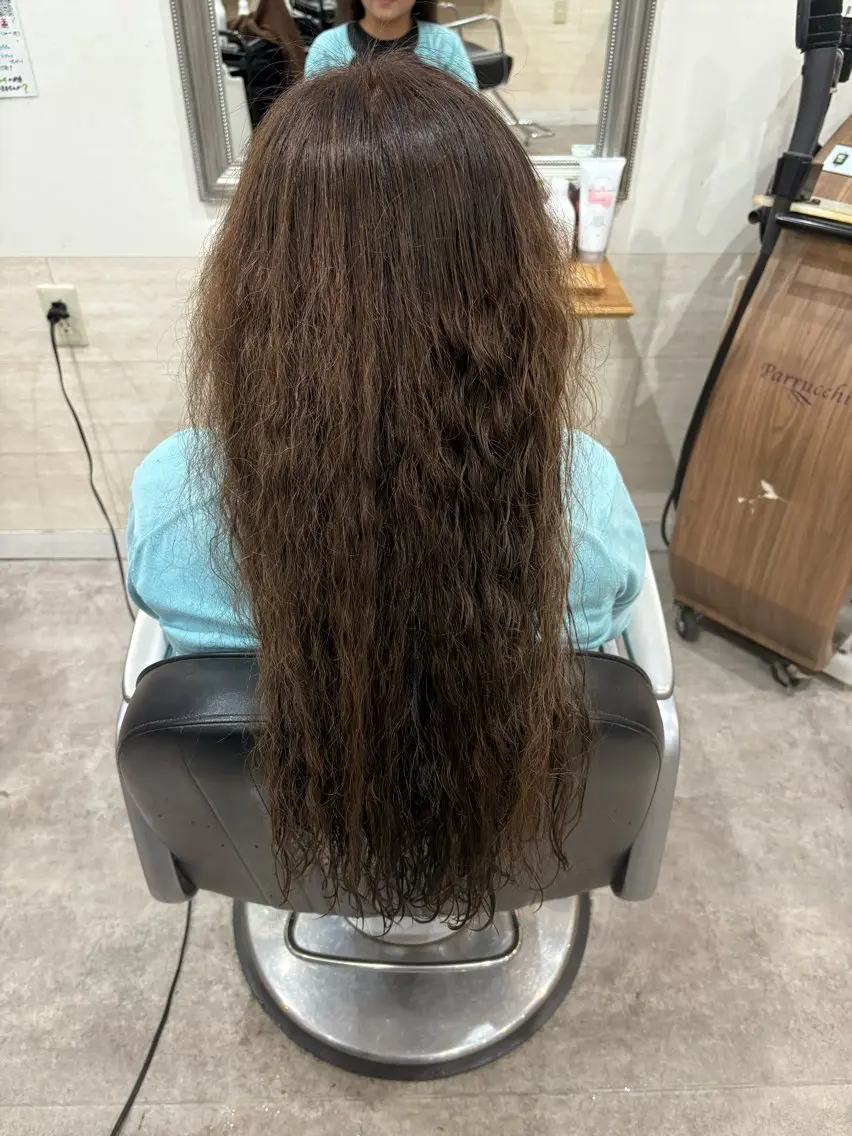 ロング カラー 堀川 希歩のヘアスタイル