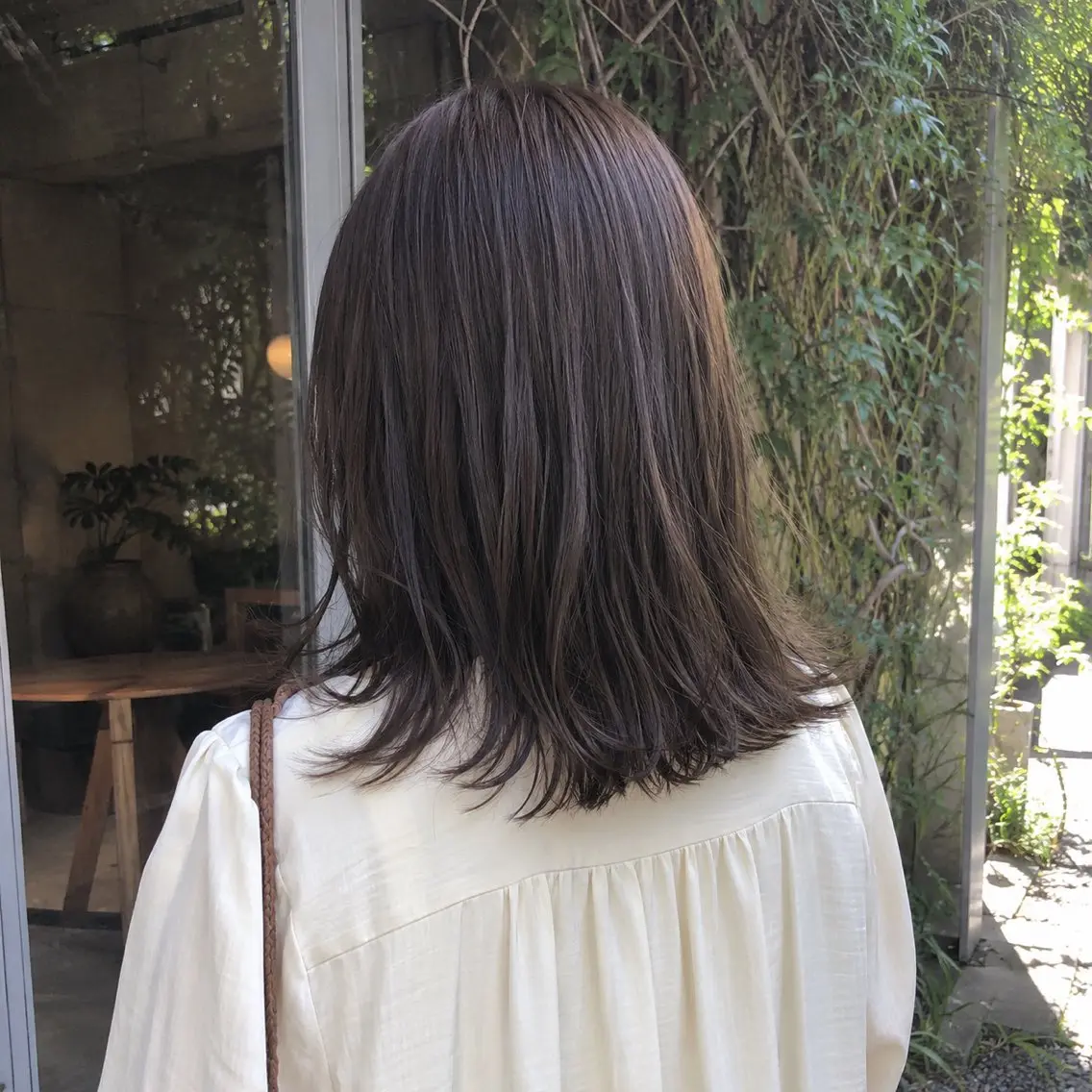 ミディアム カラー 小嶋 彩葉のヘアスタイル