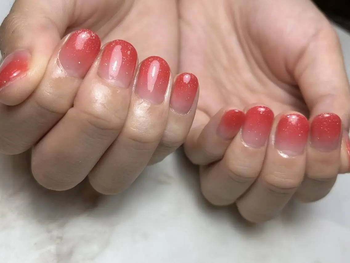 ネイル ラメ(グリッター) ラメグラデーション Nailist Honamiのネイルデザイン