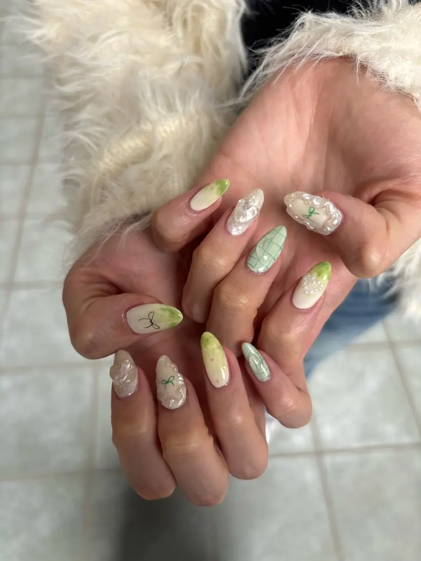 ネイル ハンドネイル ハンドケア 個性派✴︎ｼﾞｬｹ写 ﾈｲﾙ🦋mire-のネイルデザイン