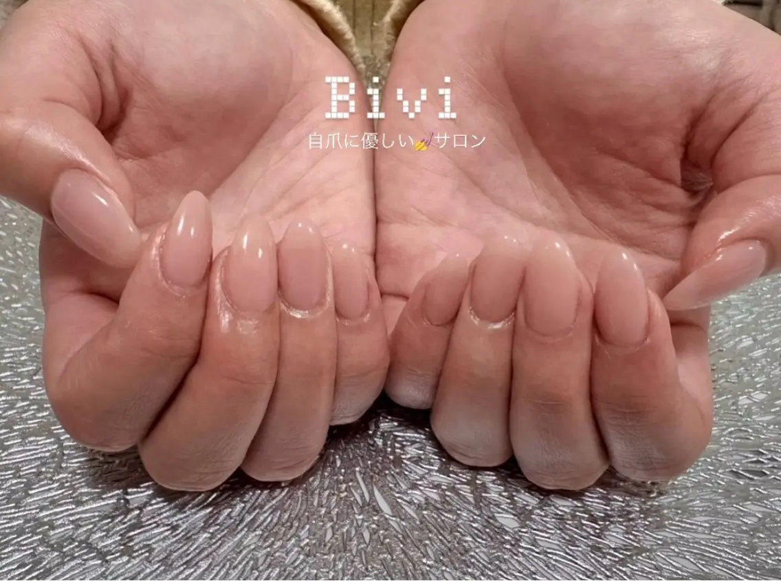 ネイル ラメ(グリッター) 持ち込み ワンホンネイル 冬ネイル ハンドネイル ハンドケア ♡Bivi♡自爪に 優しいネイルサロンのネイルデザイン
