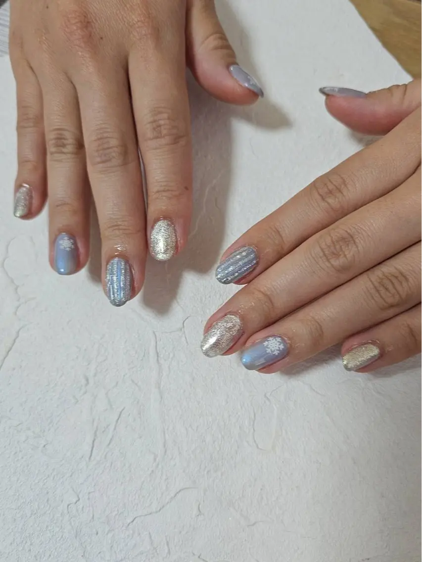 ネイル オーロラネイル フットネイル フレンチネイル ジェルネイル 韓国ネイル ハンドネイル mogunail &blowのネイルデザイン
