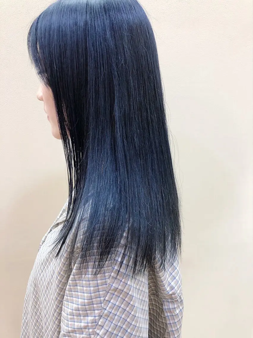 セミロング カラー ブリーチ ネイビーカラー ヘアカラー 【ブリーチ特化】金 慶彦のヘアスタイル