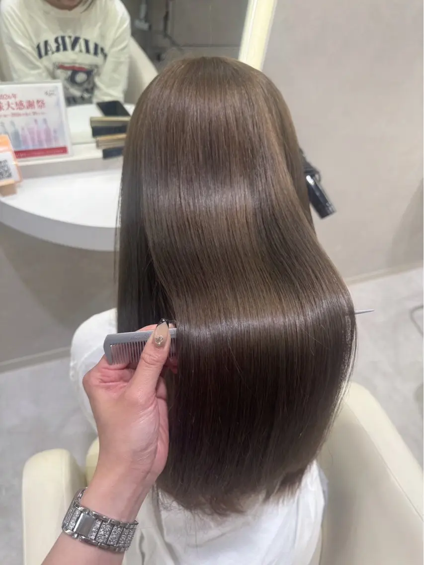カラー ♻️ブリーチなし カラー♻️のヘアスタイル