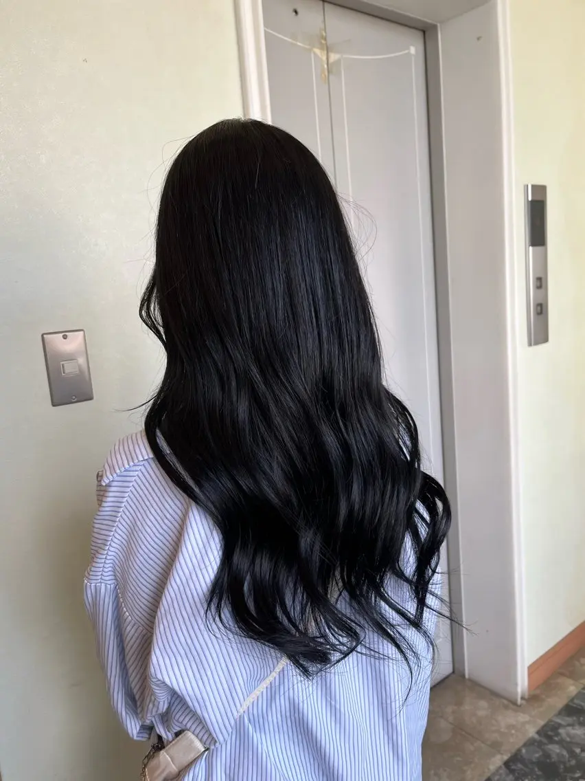 ロング カラー 黒髪 ブルーカラー ブルーブラック カット ヘアカラー トリートメント NUMBER 天王寺 🌼yuriのヘアスタイル