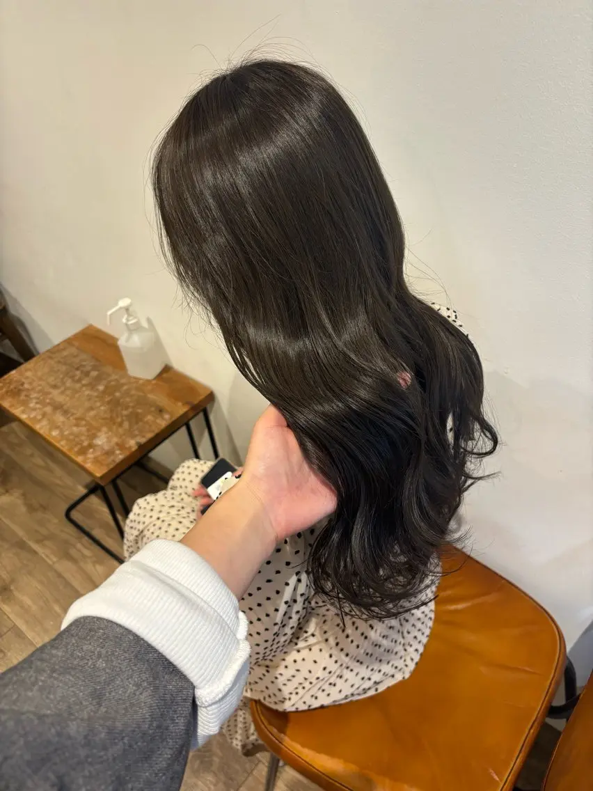 ロング ヘアカラー トリートメント Megu/ベージュ/ 透明感カラーのヘアスタイル