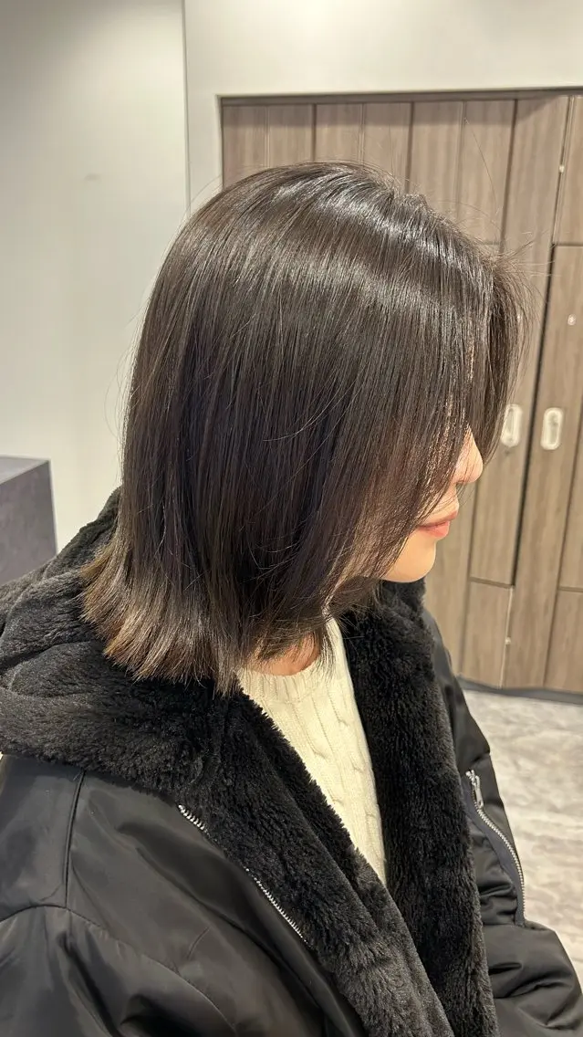 ミディアム カラー 透明感カラー グレージュ オリーブグレージュ オリーブグレー ヘアカラー nanako /レイヤーカットのヘアスタイル