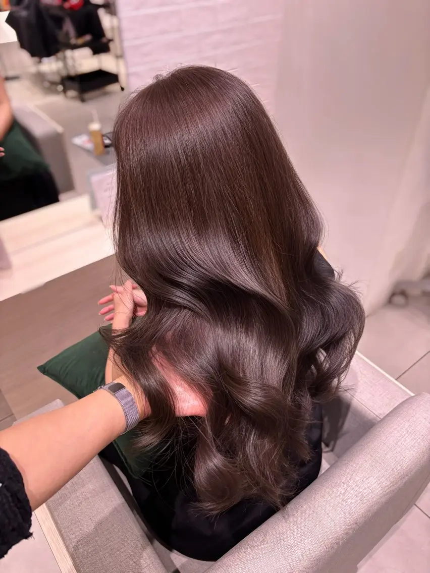 ロング カラー ベージュカラー グレージュ シルバー 韓国風ヘア レイヤーカット カット ヘアカラー トリートメント 銀座/韓国レイヤー/ 艶カラー🍓原田侑依のヘアスタイル