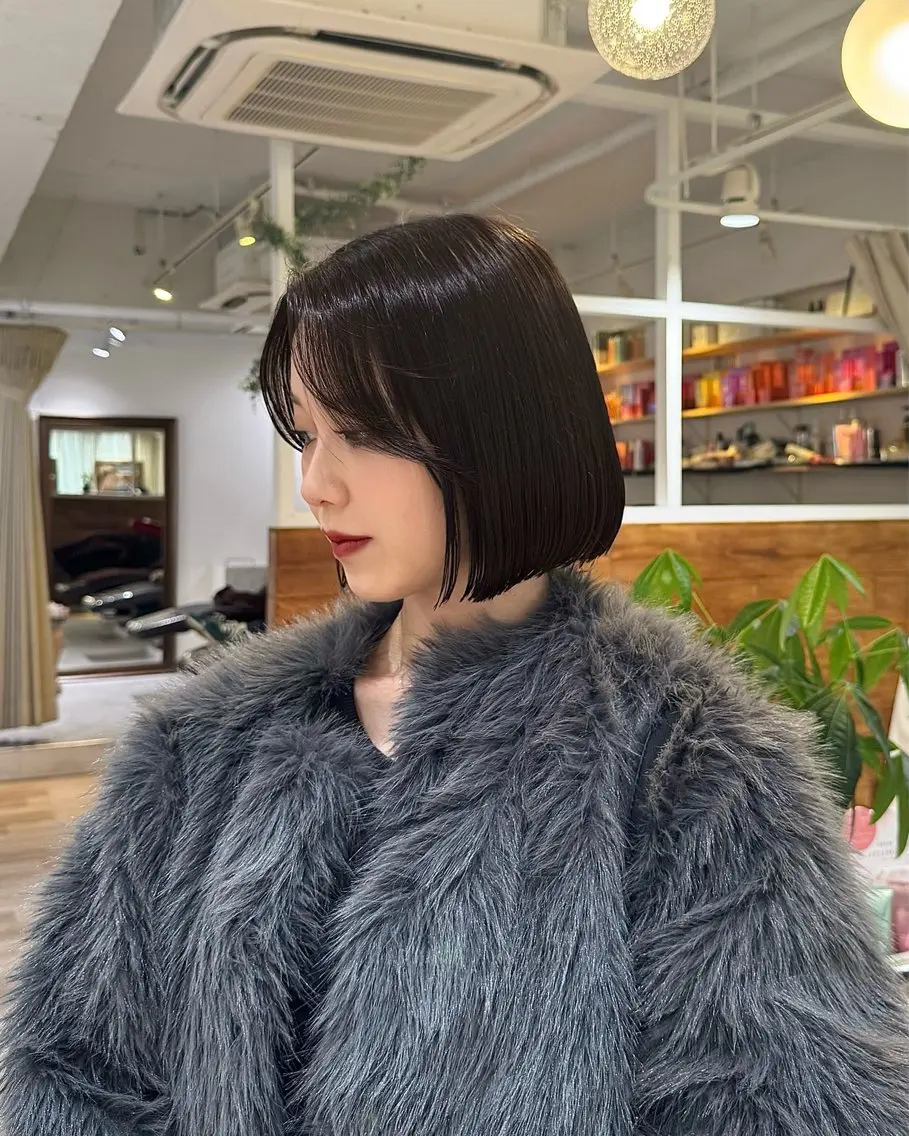ミディアム カラー 切りっぱなしボブ ボブレイヤー ボブ レイヤーカット 𝙎𝙚𝙞𝙧𝙖 ☆カット/パーマのヘアスタイル