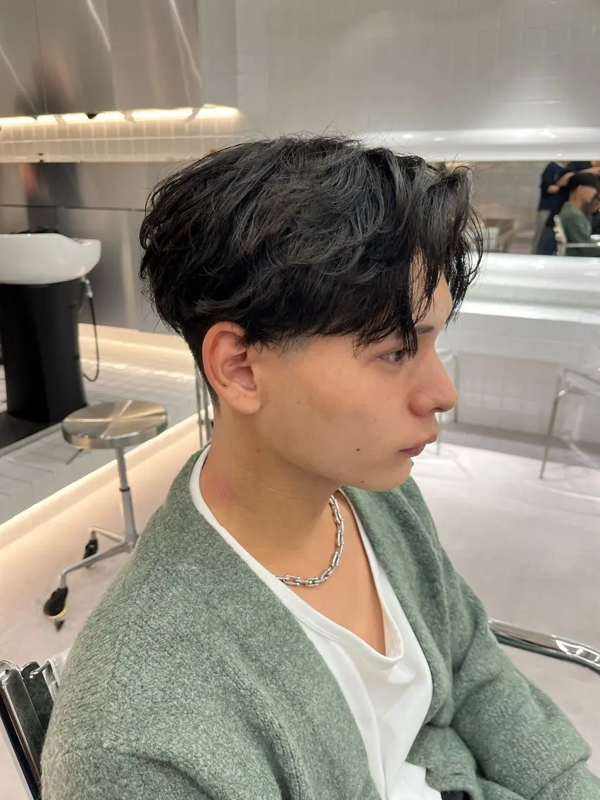 ショート パーマ メンズ ⚡メンズパーマフ ェードカットTomyのヘアスタイル