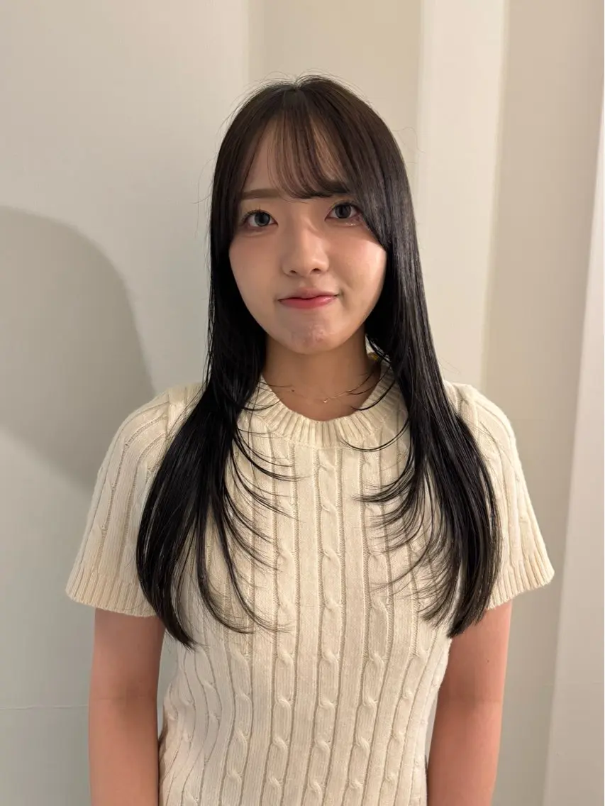 ロング カラー 顔まわりレイヤー レイヤーカット 内沼 恵留菜のヘアスタイル