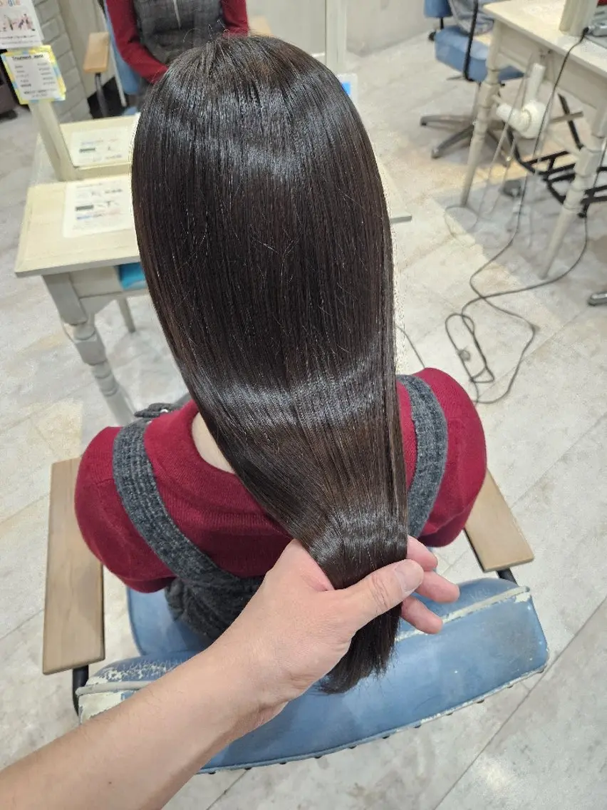 ロング 顔周りカット 髪質改善 韓国風ヘア レイヤーカット ロング カット トリートメント レイヤー×艶髪特化 代表　西村功平のヘアスタイル