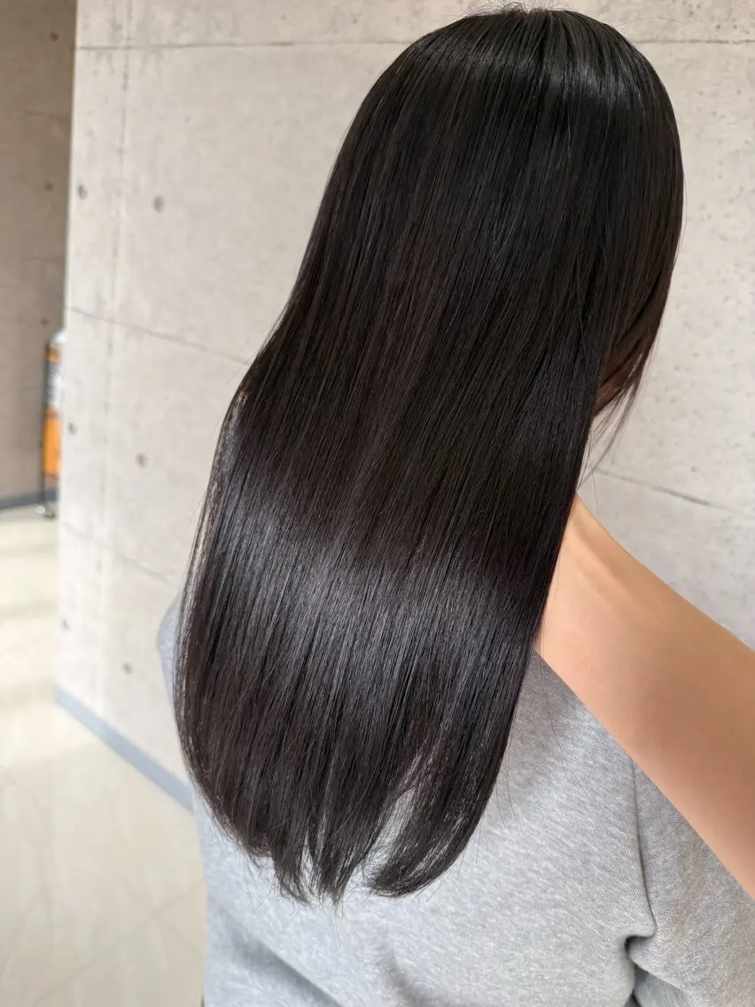 ロング カット 縮毛矯正 廣瀬 愛のヘアスタイル