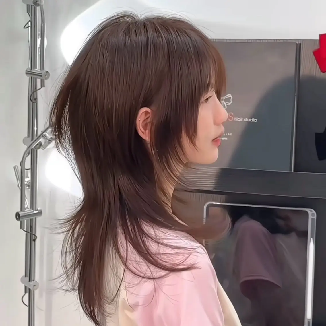 ミディアム SHIN レイヤーカットのヘアスタイル