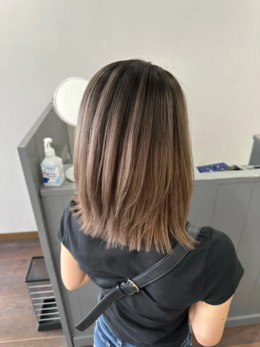 ミディアム カット ヘアカラー トリートメント バレイヤージュ 隅中秀弥のヘアスタイル