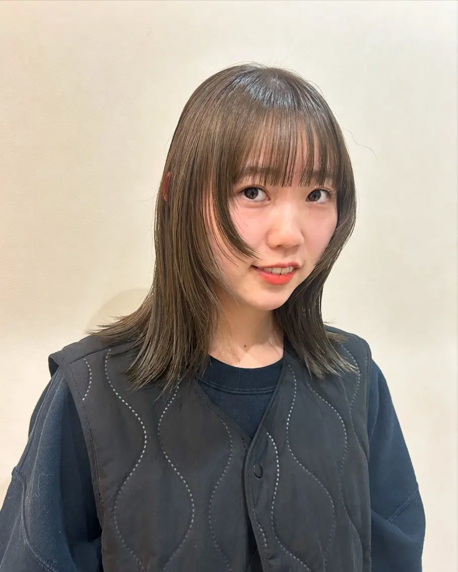 ミディアム カラー ベージュカラー オリーブベージュ 顔まわりレイヤー 顔周りカット レイヤーカット ボブ/透明感カラー 🧸YUI❤️のヘアスタイル