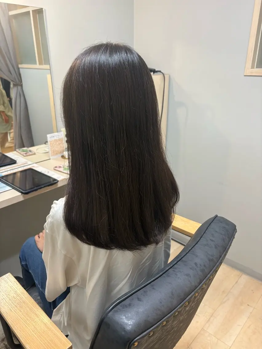 ミディアム レイヤーカット ERII /伏見 カットモデル募集中!のヘアスタイル