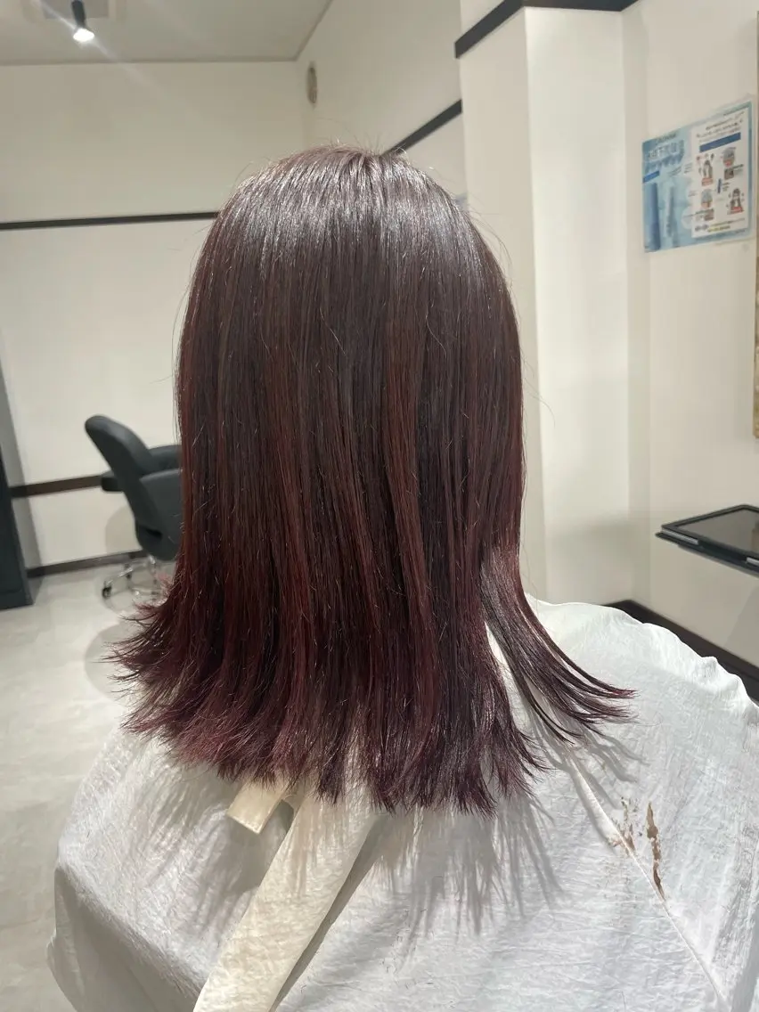 ミディアム パープルカラー カット ヘアカラー 寺本 早希のヘアスタイル