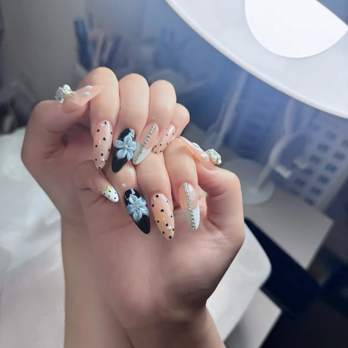 ネイル チークネイル フレンチネイル グラデーション 韓国ネイル マグネットネイル ハンドネイル Hana Nailのネイルデザイン