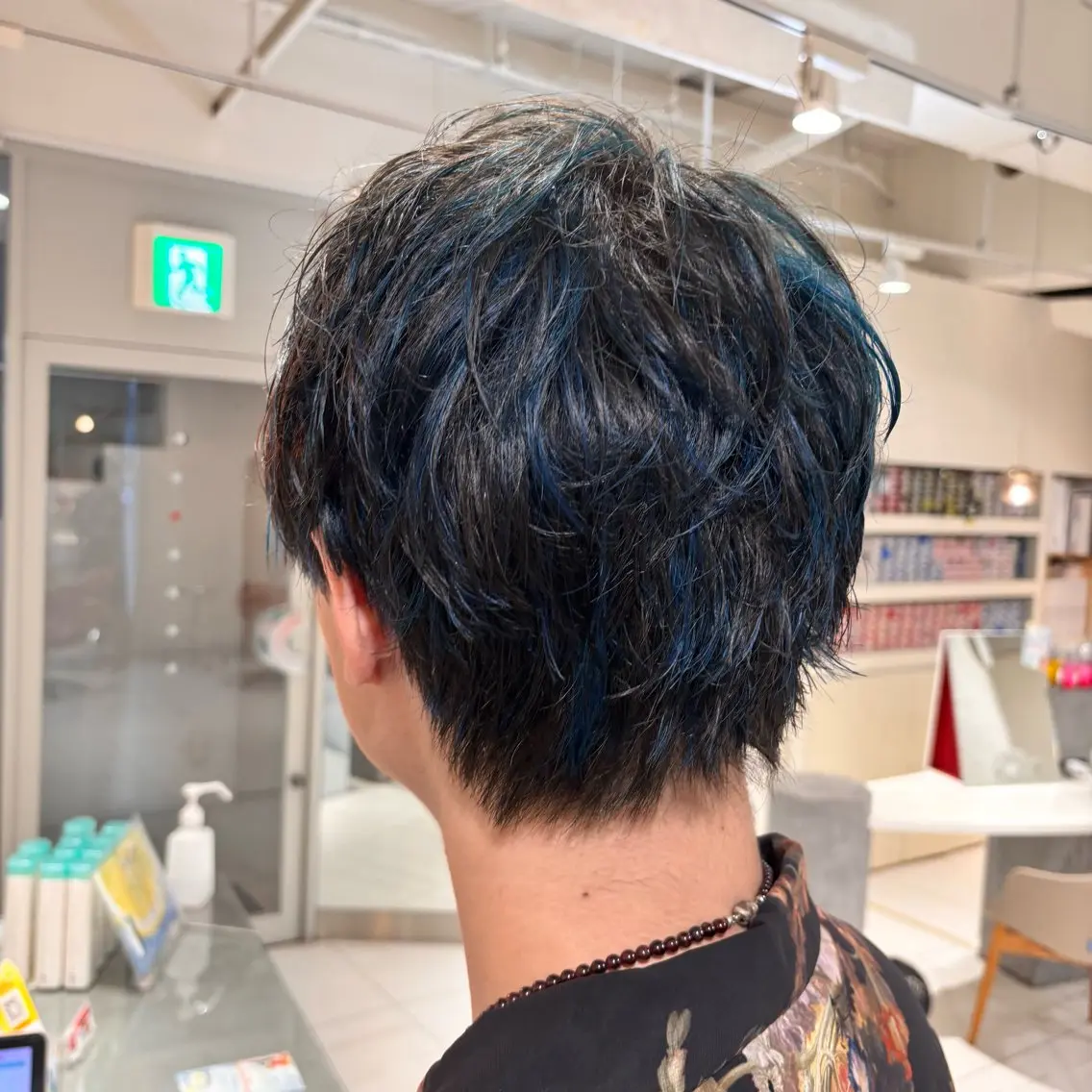 ショート ハイライト 由比藤理子 ブリーチカラー🌈のヘアスタイル