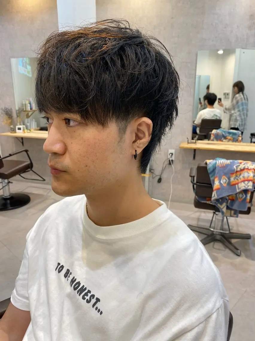 ミディアム メンズ メンズウルフカット ウルフカット 似合う髪型が 分からない方へのヘアスタイル