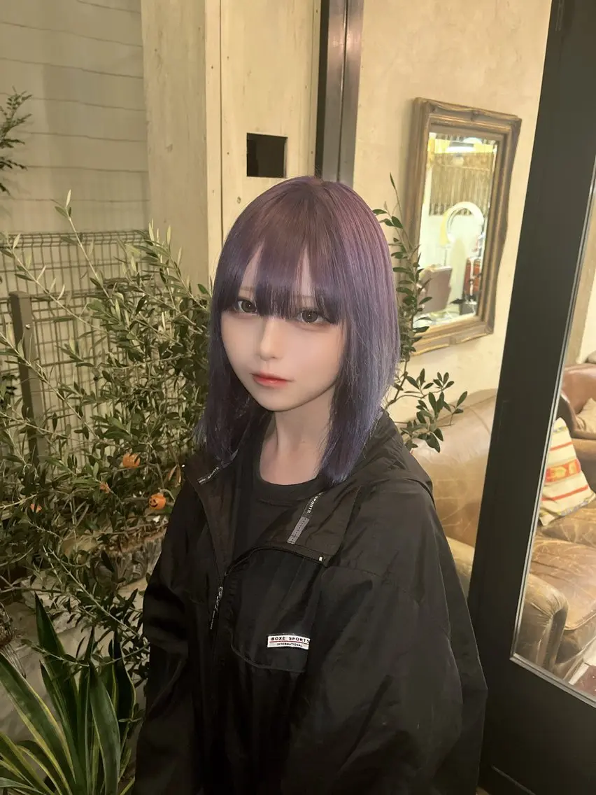 ロング カラー パープルカラー ヘアカラー トリートメント りく レイヤーカット ケアブリーチのヘアスタイル