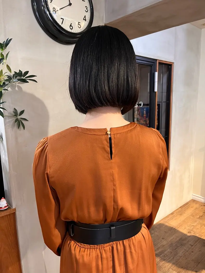 ショート カラー ボブ カット ヘアカラー 薬院:今泉/上川美幸 ボブ/顔周りレイヤーのヘアスタイル