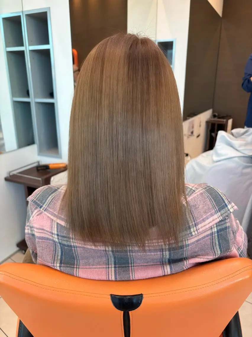 セミロング カラー ベージュカラー ヘアカラー 米本 実桜のヘアスタイル