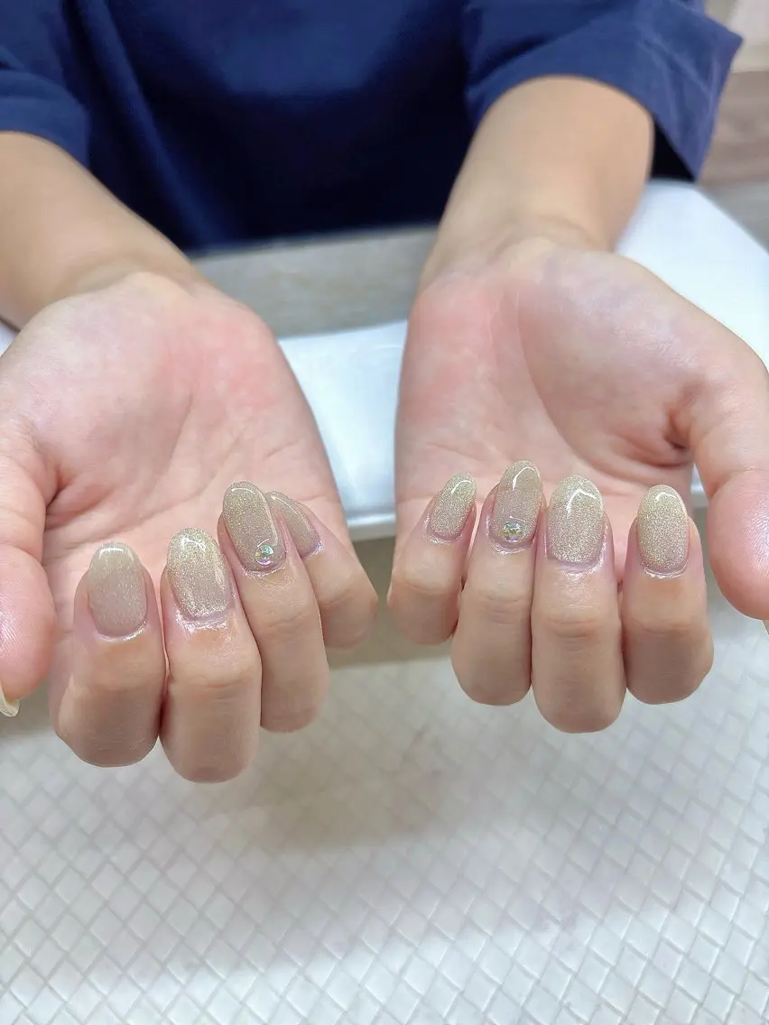 ネイル ゴールド マグネットネイル ハンドネイル Rei / U.NI nailのネイルデザイン