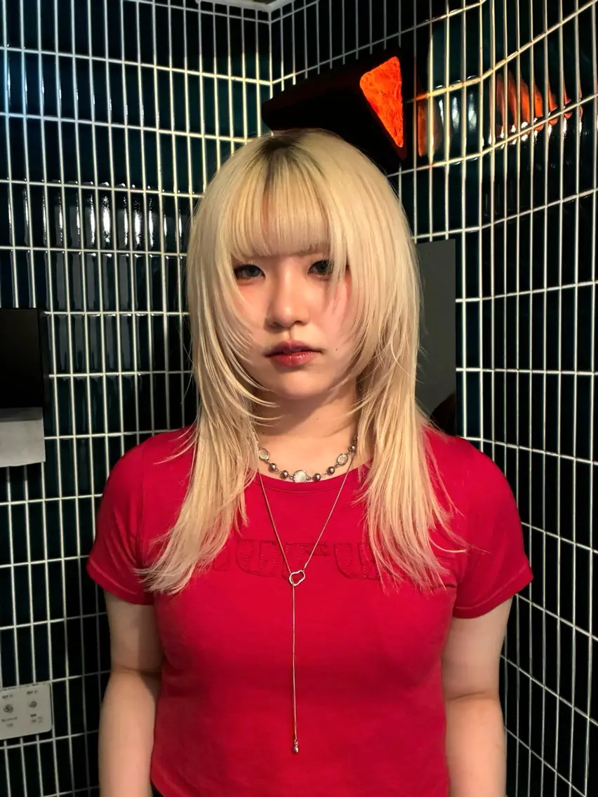 セミロング ヘルシー×フェミニン 天神naho🧦のヘアスタイル