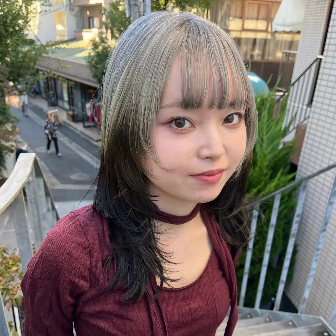 セミロング カラー ヘアアレンジ デザインカラー ヘアカラー トリートメント ボブハイトーン🦖 デザインMAMIのヘアスタイル