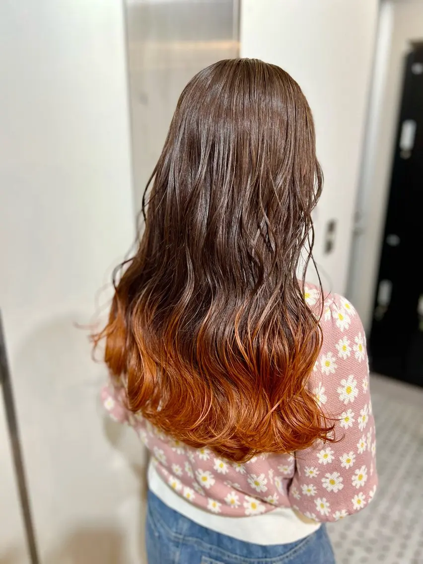 ロング カラー グラデーションカラー オレンジ louwe 武藤幸世のヘアスタイル