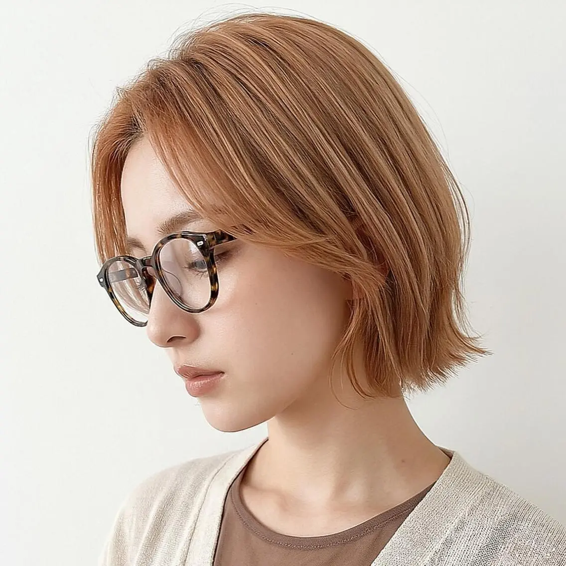 ショート 庭木華瑠🐾ボブ🧡 透明感カラー✨のヘアスタイル