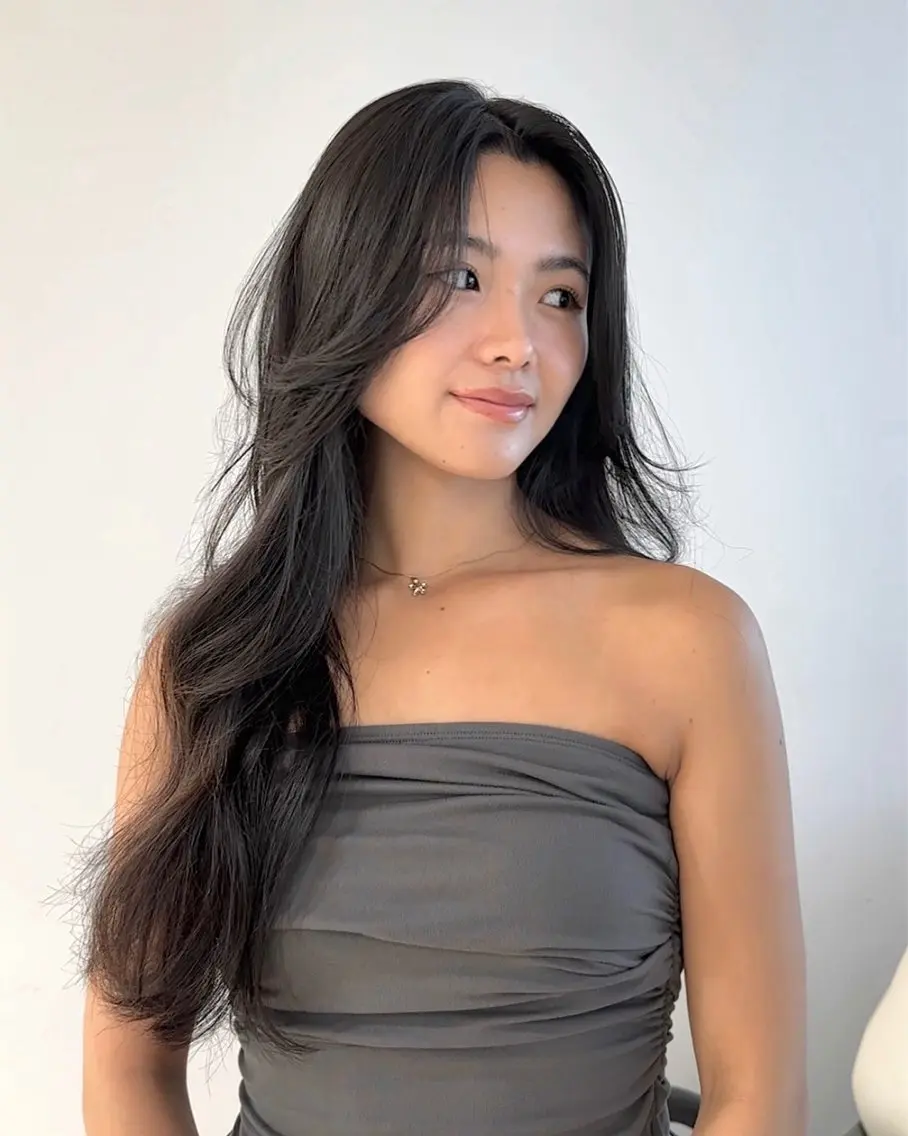 ロング 山下 凪澄のヘアスタイル