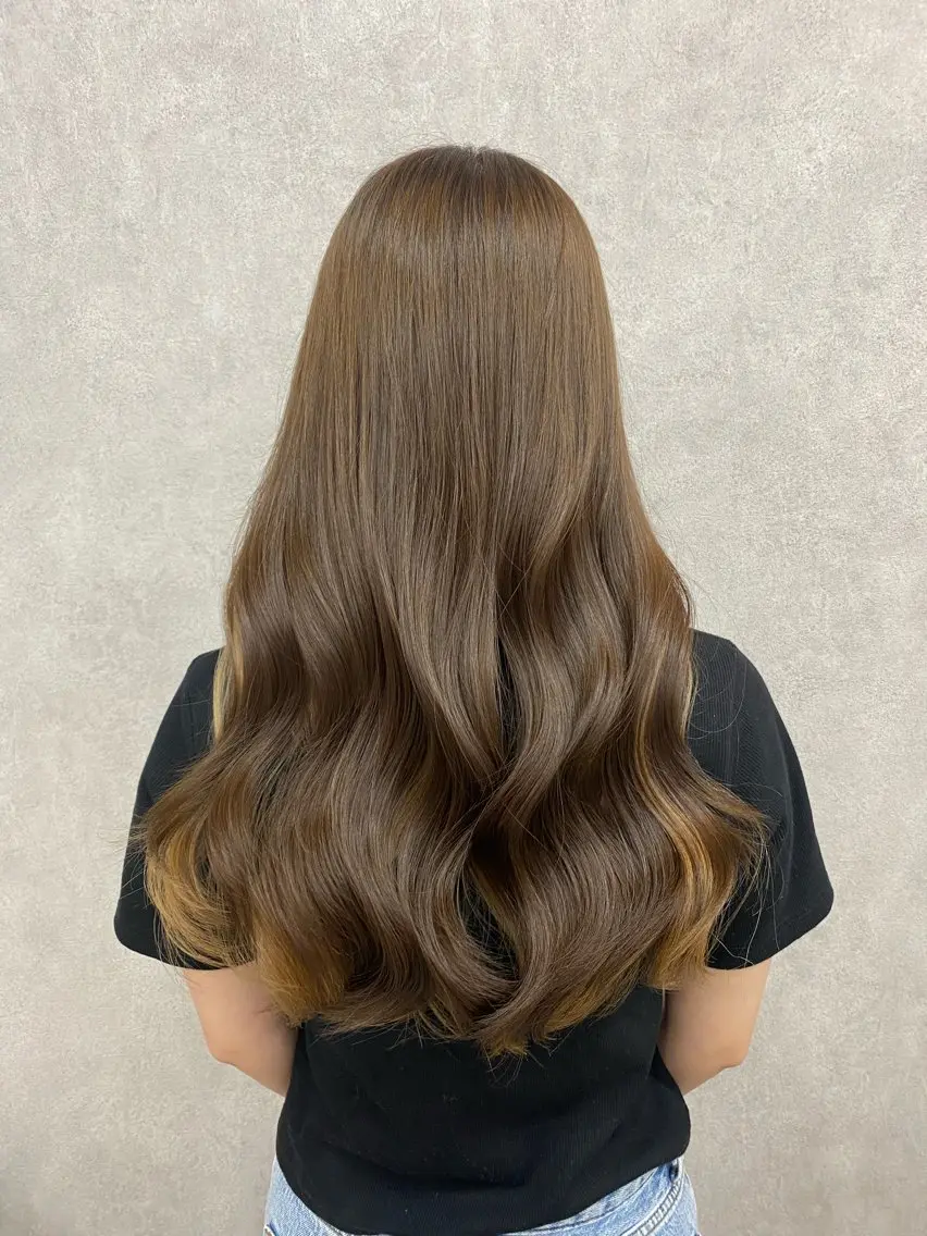 ロング 🩶西 雪乃/透明感 くすみカラー🫧のヘアスタイル