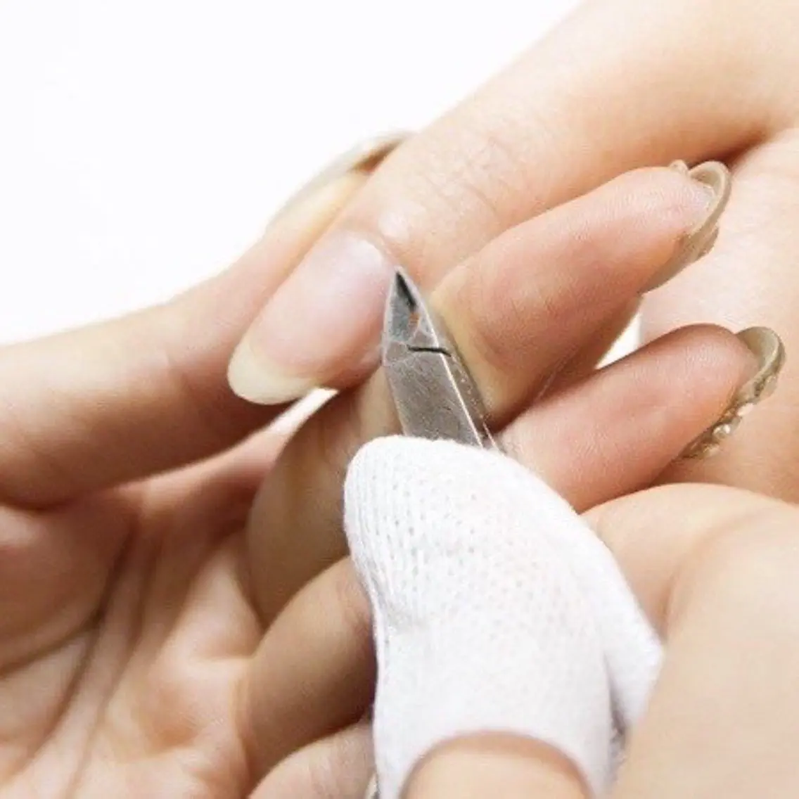 【HAND/爪育ケア】甘皮ケア+バッフィング+保護コーティング✨️¥3300の写真