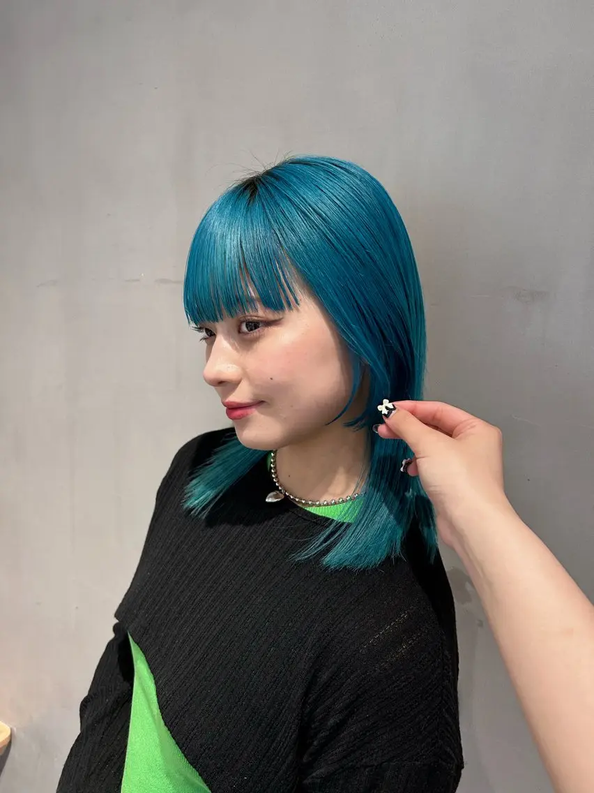 ミディアム カラー レイヤーカット ヘアカラー トリートメント ヘッドスパ ヘアセット miko🪽地毛風/ ハイトーン/レイヤーのヘアスタイル