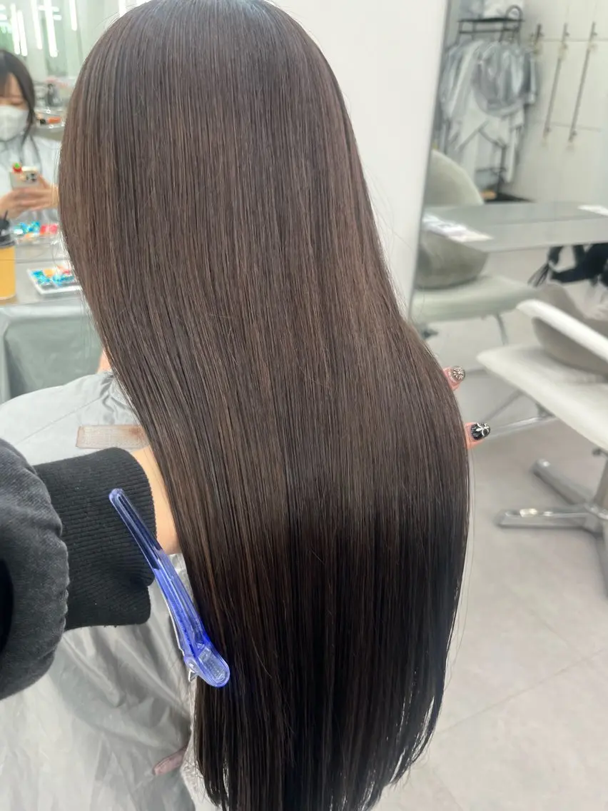 ロング カラー ブラウンカラー モカブラウン 透明感カラー✨🩵 韓国ヘアkanatoのヘアスタイル