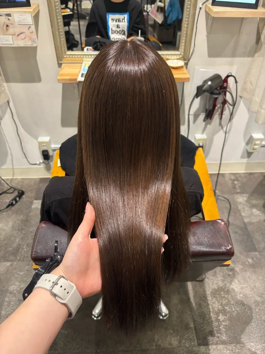 ロング カラー ブラウンカラー ダブルカラー ナチュラルブラウン 髪質改善 縮毛矯正 ヘアカラー 🤍YURA/博多/ モデル募集中のヘアスタイル