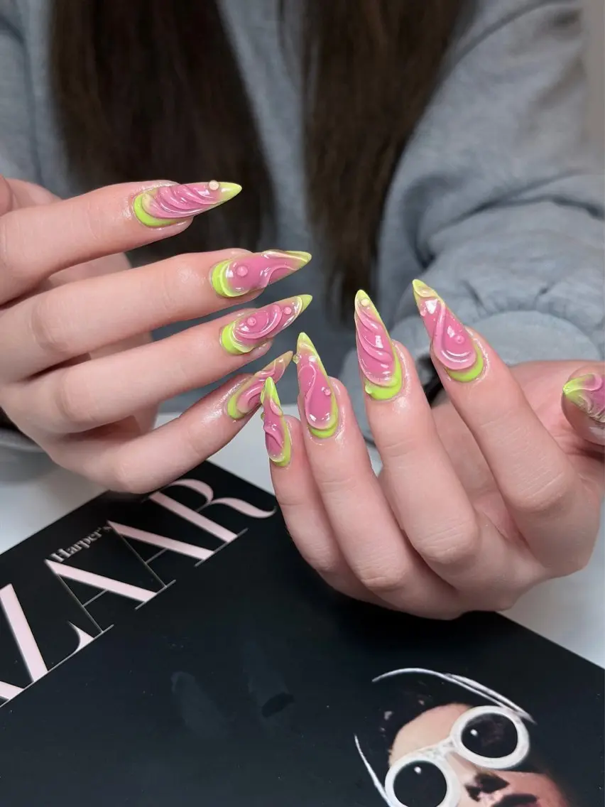 ネイル チークネイル ドット フレンチネイル グラデーション ハート ハンドネイル Julli NailStudioのネイルデザイン
