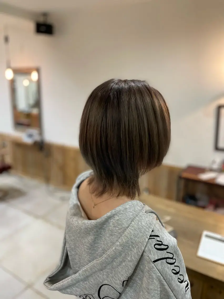 ショート カラー ショートボブ バレイヤージュ ベージュカラー デザインカラー イヤリングカラー Wカラーレイヤーカ ット⚡️CHIAKIのヘアスタイル