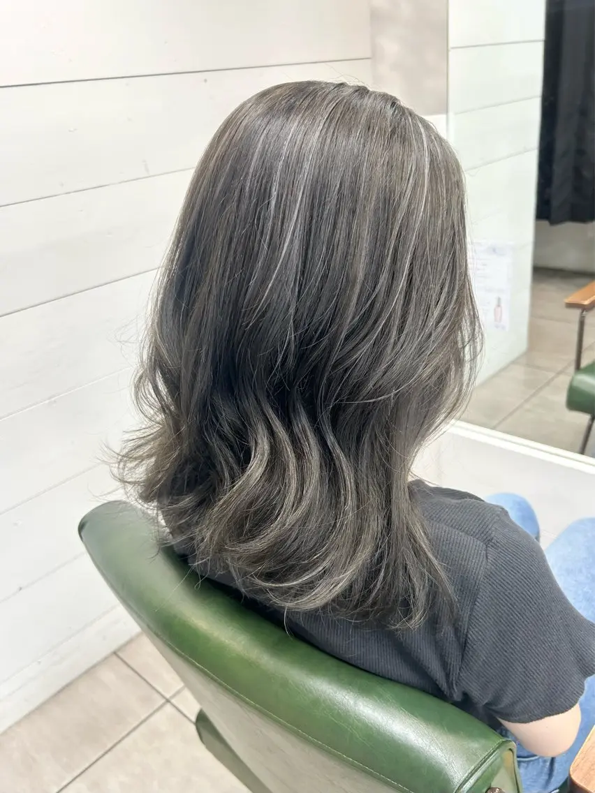 ミディアム ハイライト レイヤー/艶髪カラー 森本くるみのヘアスタイル