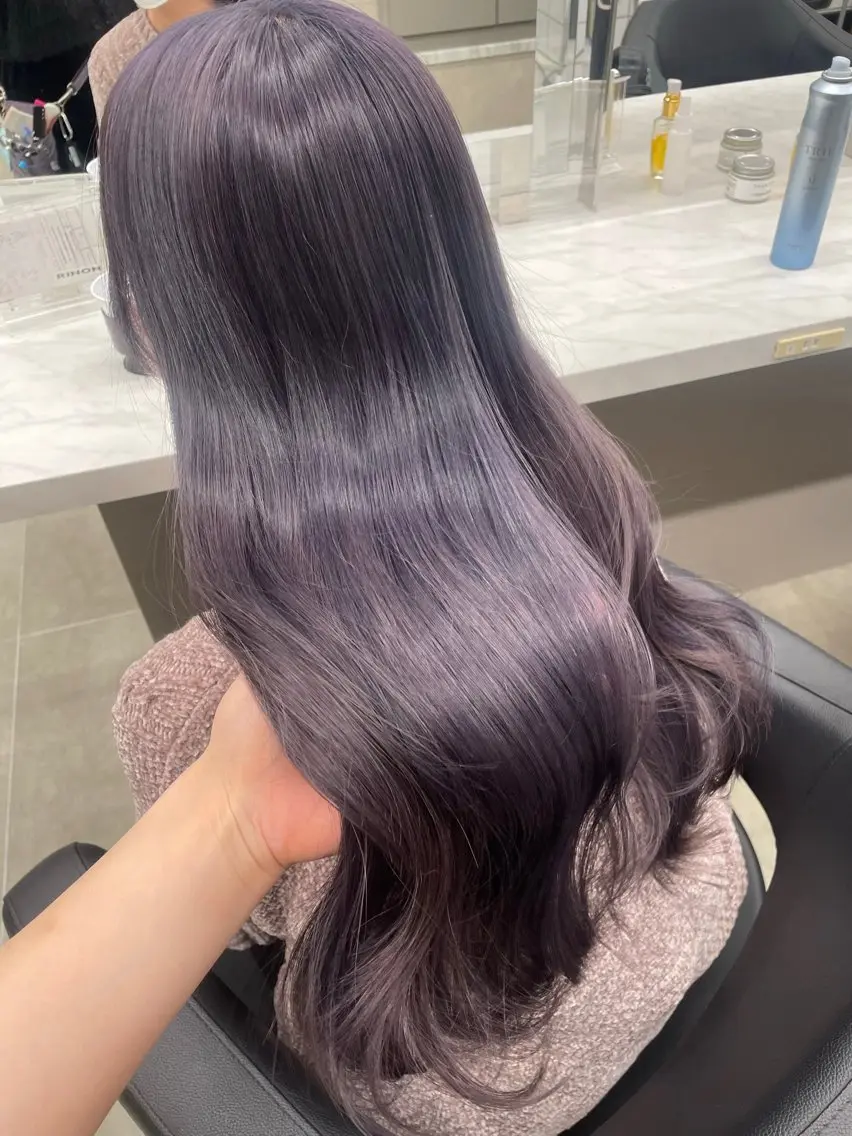 ロング カラー 抜け感レイヤー︴ ニュアンスカラーのヘアスタイル