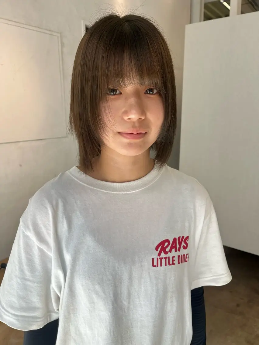 カラー ベージュカラー オリーブベージュ ヘアカラー 川上 愛依のヘアスタイル