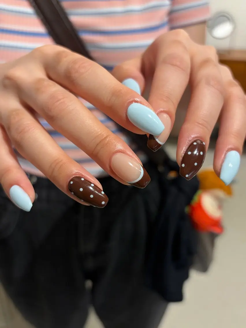 ネイル ドット フレンチネイル ハンドネイル yomu nail yuumiのネイルデザイン