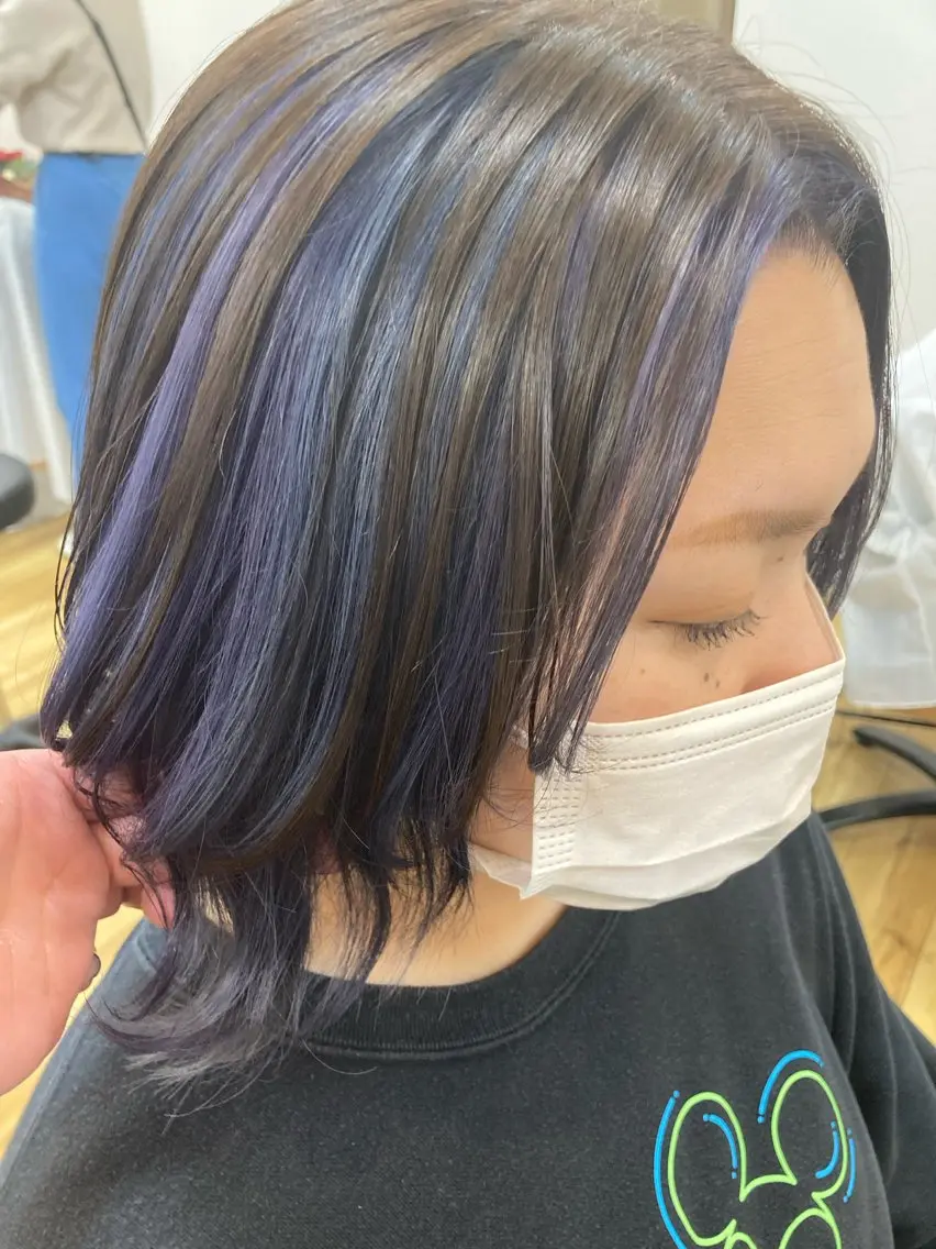 ミディアム カラー ブリーチ ブルーカラー インナーカラー ラベンダーカラー トリートメント カット ヘアカラー トリートメント 大野 まゆのヘアスタイル